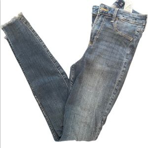 Hollister yet blue jeans W25 L28